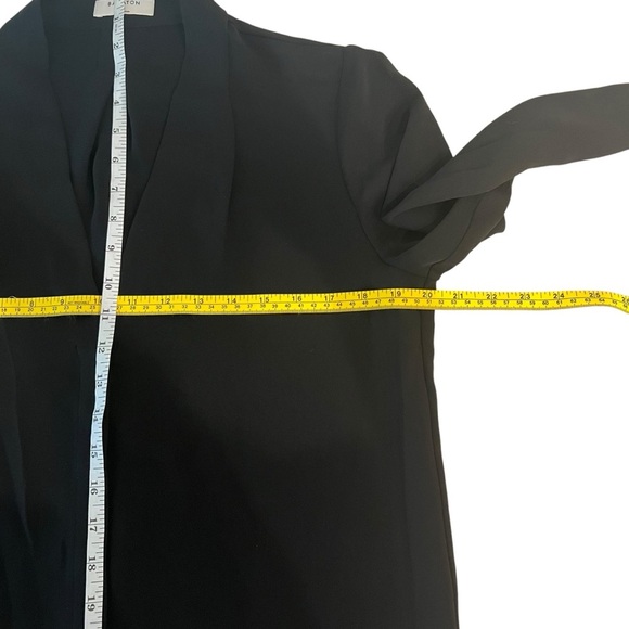 Aritzia Babaton Akira Power Blouse Long Sleeve V-neck Black Size Medium *Flawed* - Picture 7 of 13
